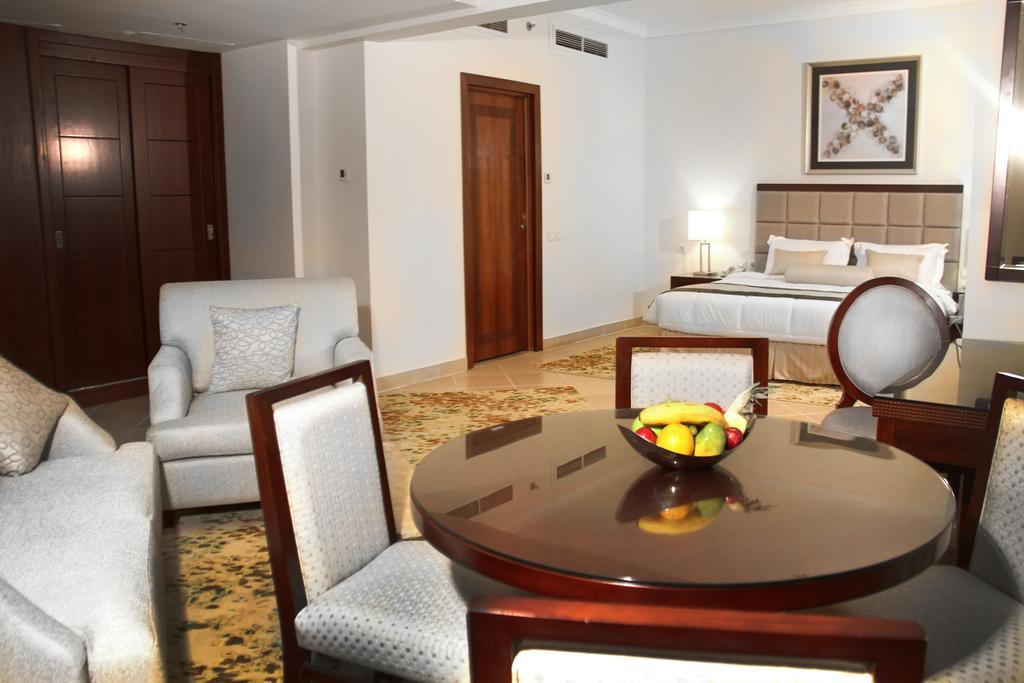 Tolip Hotel Alexandria Exterior foto A room at the hotel